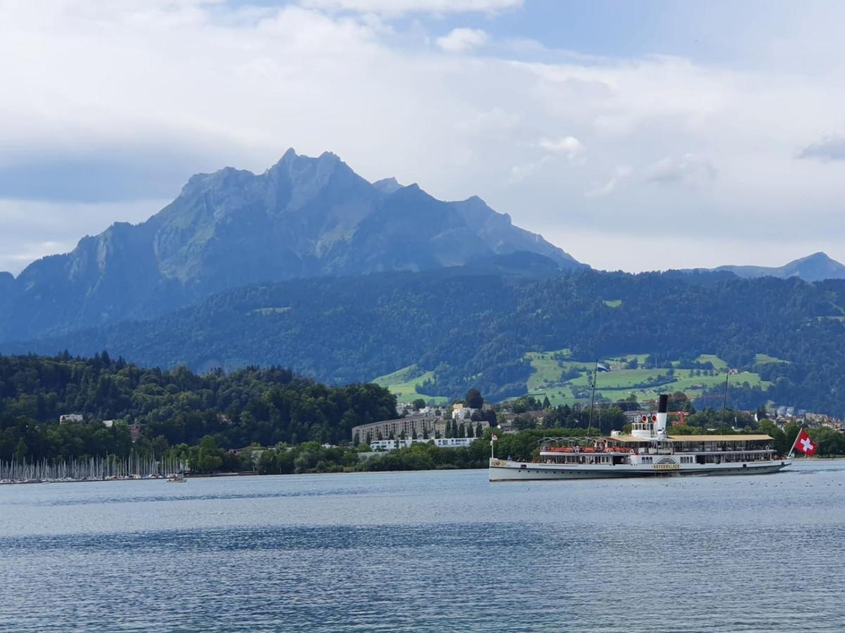 Priv. Apartment Bei Swiss Holiday Park Morschach Esterno foto