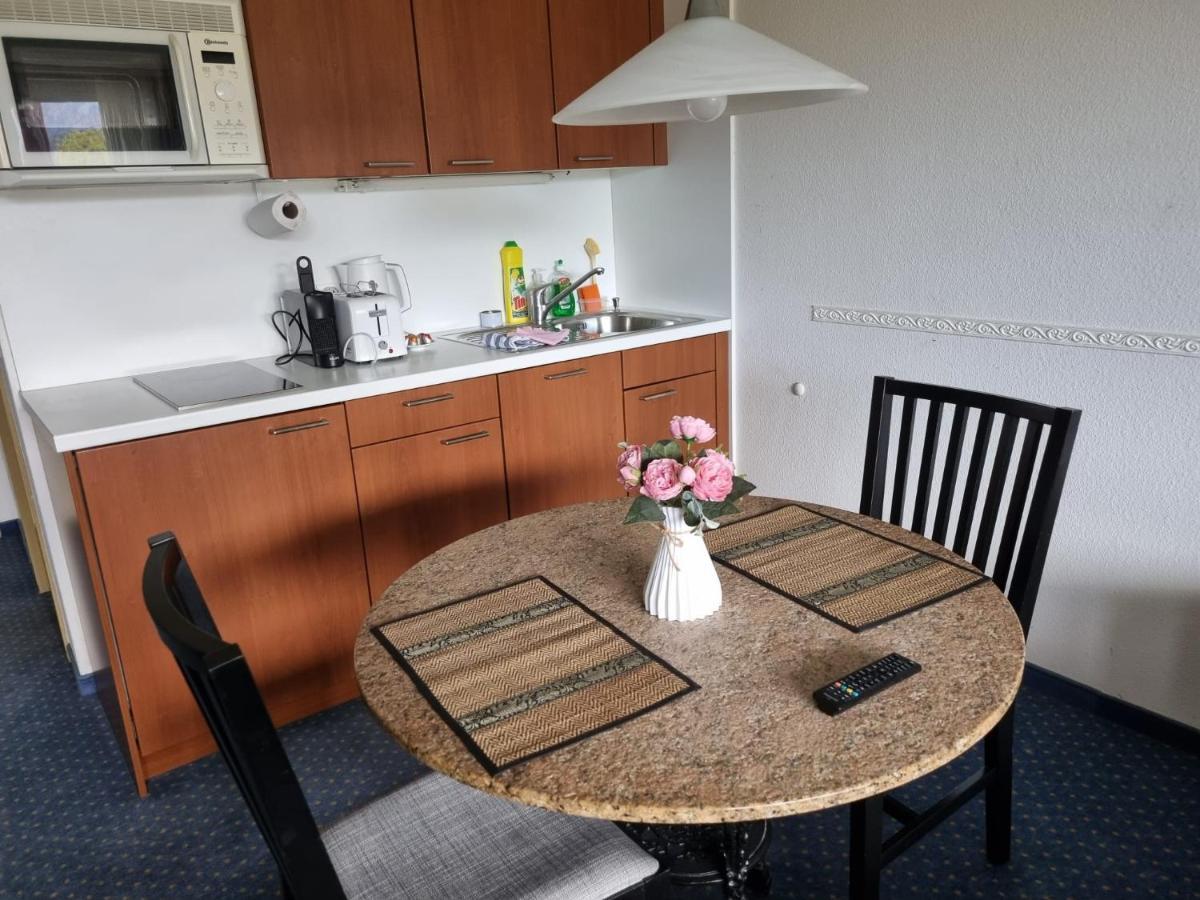 Priv. Apartment Bei Swiss Holiday Park Morschach Esterno foto